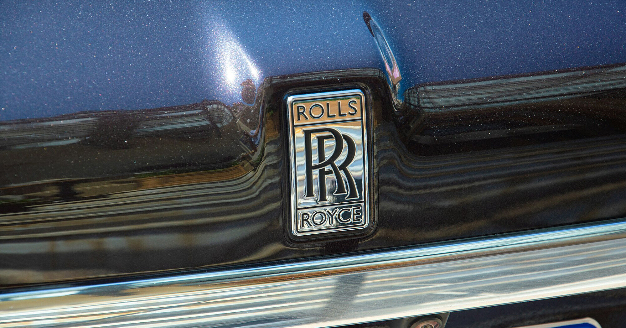 Від “Москвича” до Rolls-Royce: які автомобілі найчастіше дарували українці