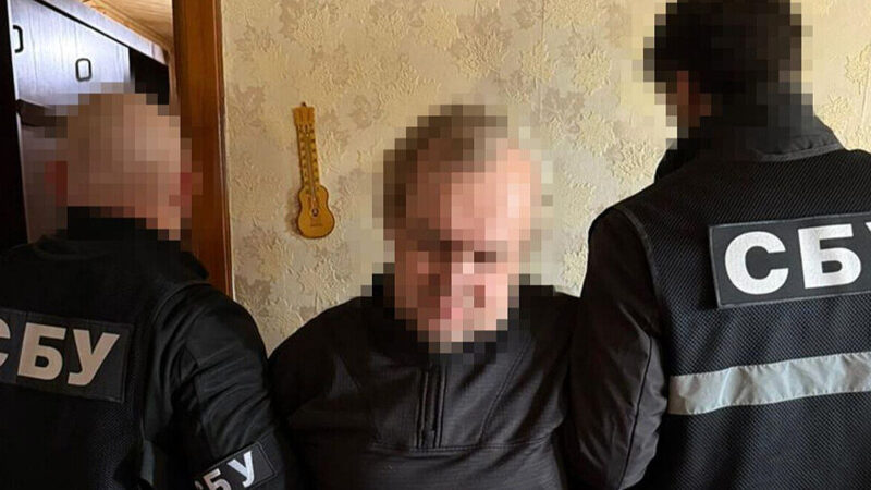 СБУ затримала агента РФ, який наводив авіабомби на позиції Сил оборони в Донецькій області