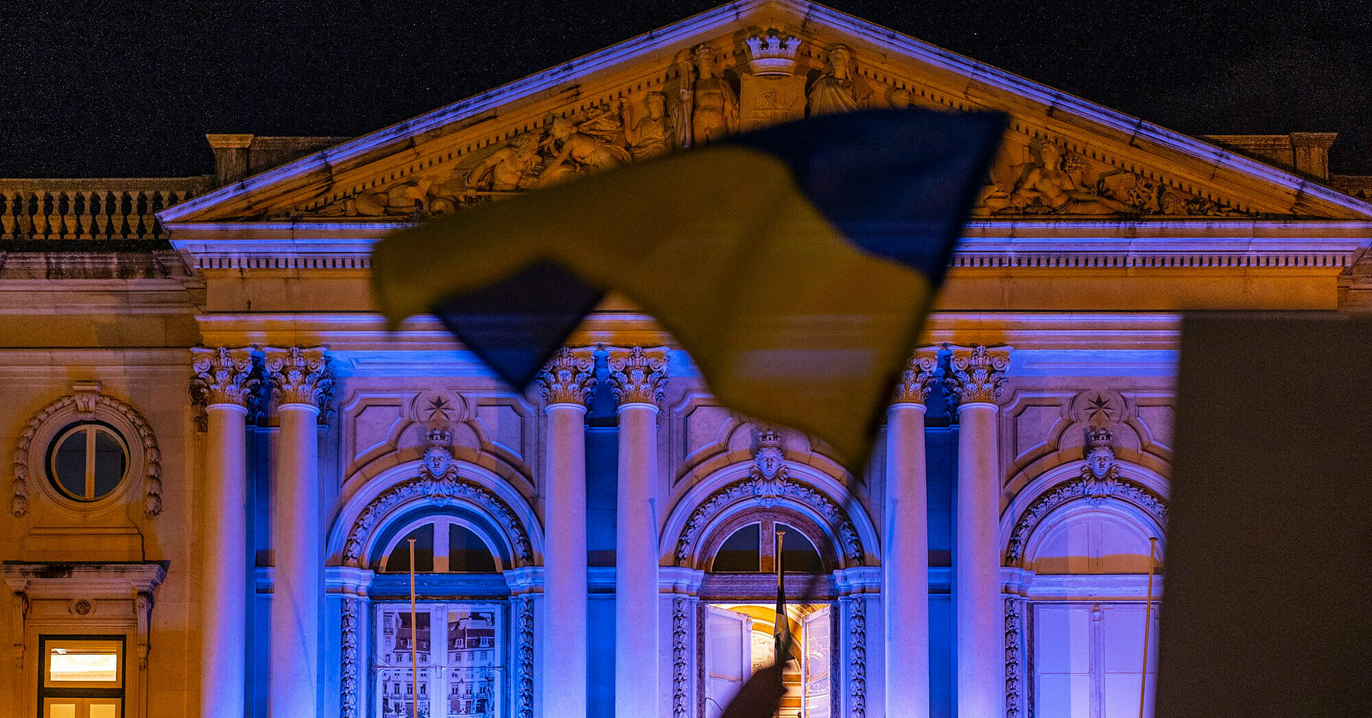 Українці назвали країну, до якої мають найбільш позитивне ставлення