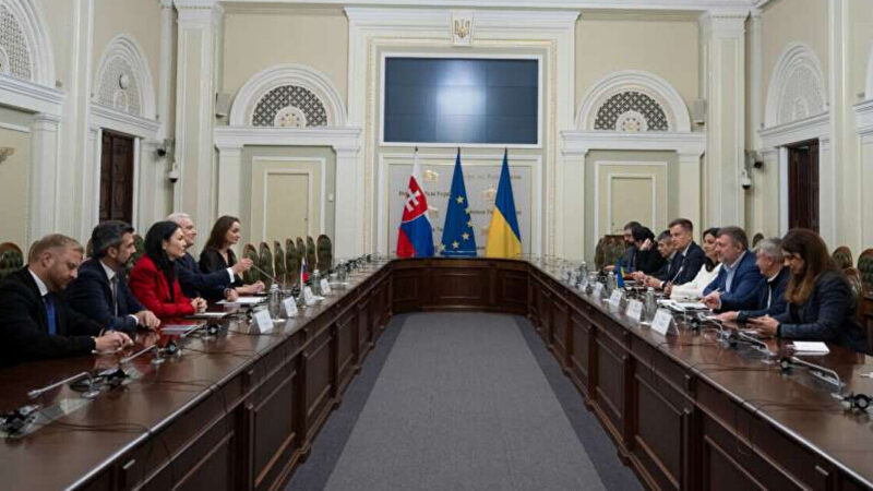 До України вперше прибули депутати Словаччини з “європейського” комітету