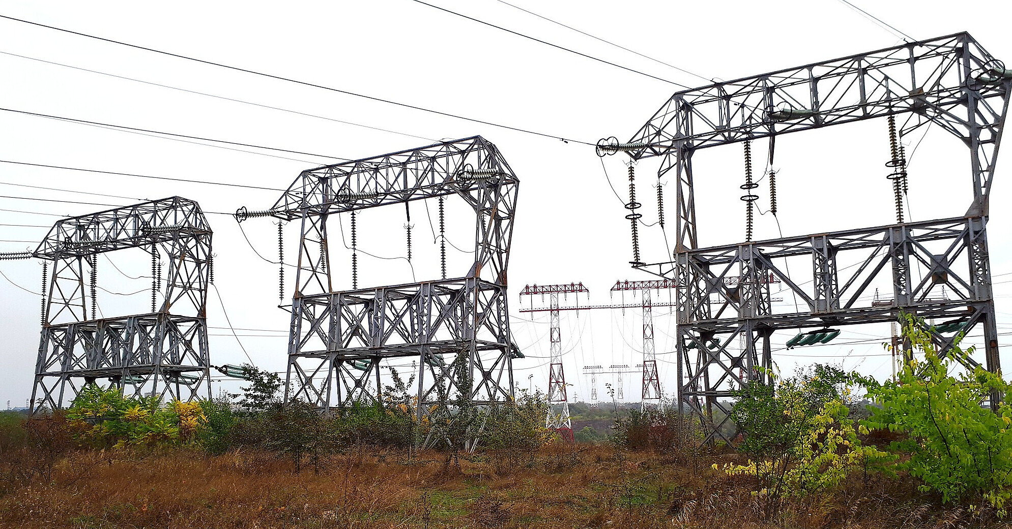 В Україні працює мережа батарей для підтримки енергосистеми після атак РФ – WSJ