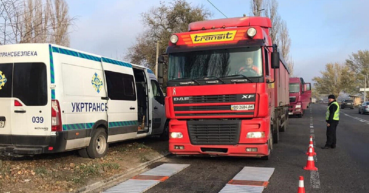 Україна витратить сотні мільйонів на парковку для фур на кордоні з Польщею