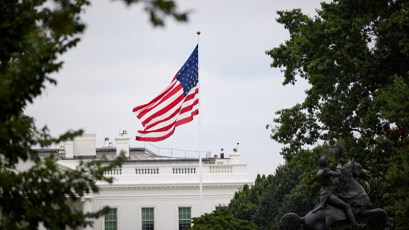 Білий дім найближчими днями оголосить про масові звільнення держслужбовців – CNN
