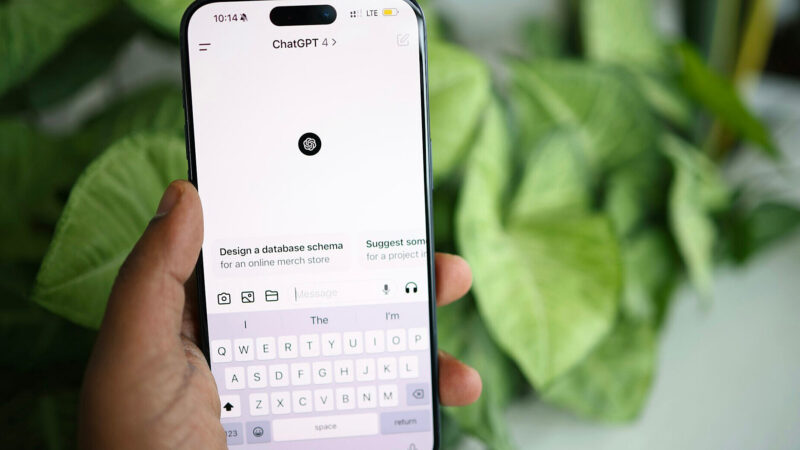 Понад мільйон людей щотижня розмовляють з ChatGPT про самогубство