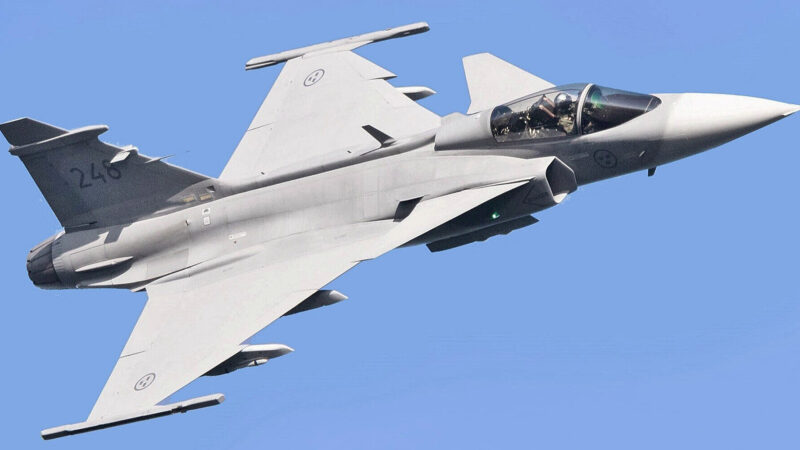 ЗМІ: Швеція хоче продати Україні 120 літаків Gripen останньої моделі
