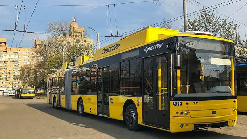 У Києві електротранспорт курсує з перебоями через коливання напруги