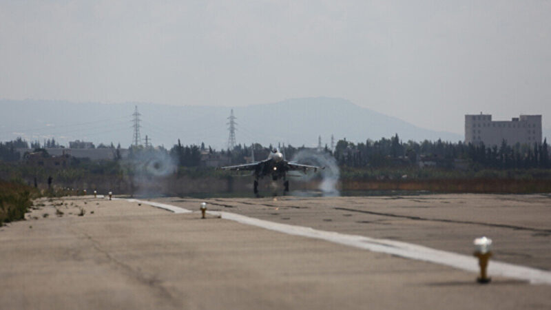 Росія поновлює польоти на військову авіабазу в Сирії