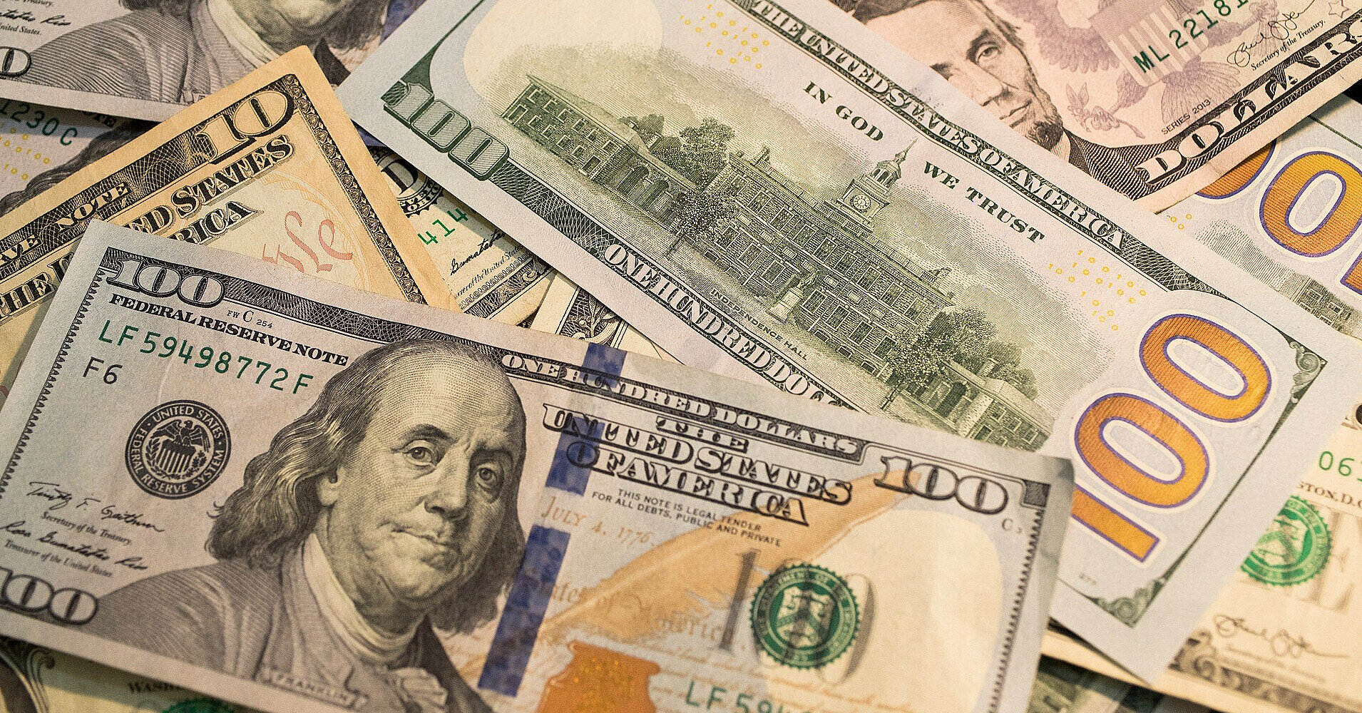 $9,6 трильйона на день: долар зміцнив лідерство на валютному ринку