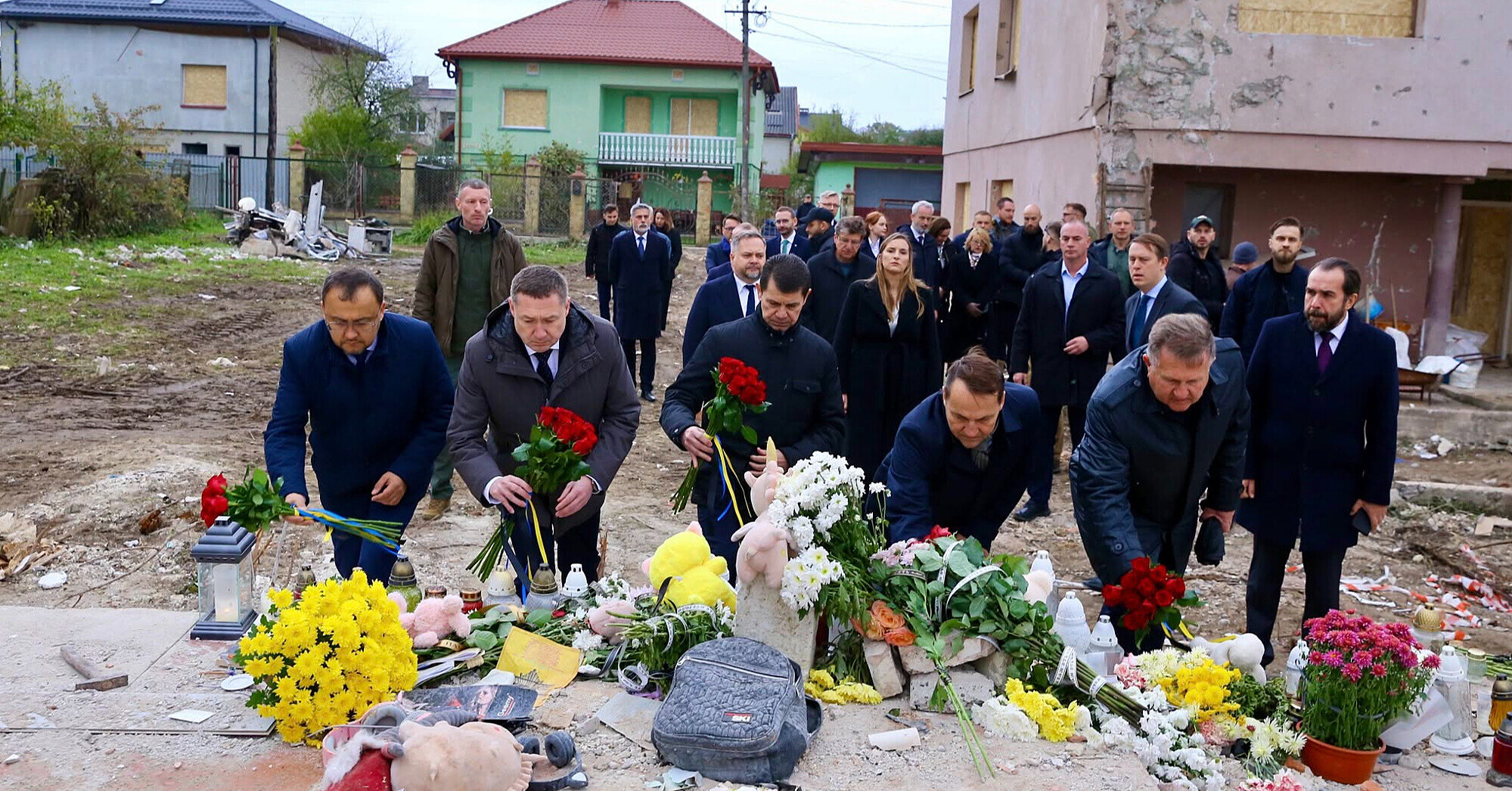 Глава МЗС Польщі прибув в Україну та відвідав місце удару РФ біля Львова