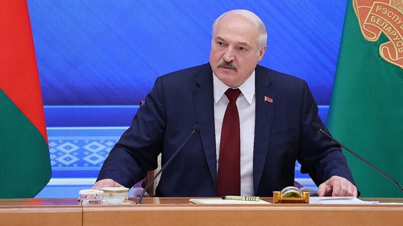 Лукашенко відреагував на слова Зеленського, який назвав його “старою людиною”