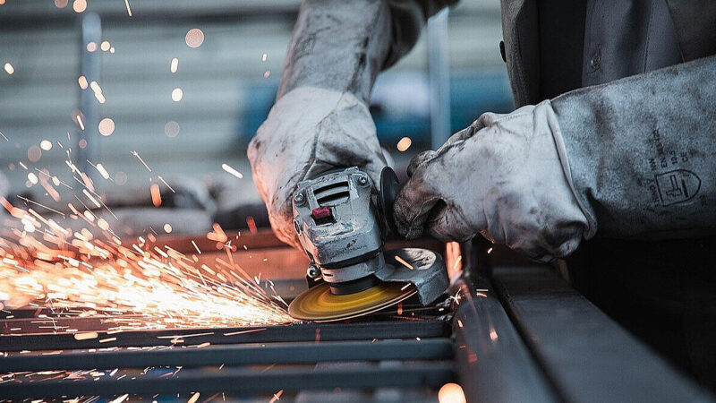 Зарплати робітничих спеціальностей зросли до 60 тисяч за чотири роки – дослідження