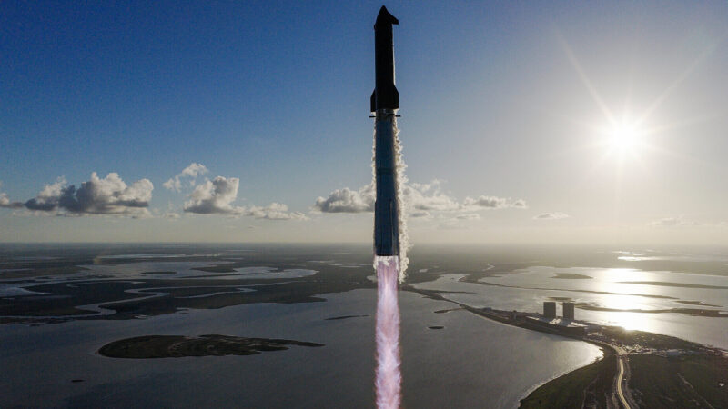 SpaceX успішно провела 11-й тестовий запуск ракети Starship