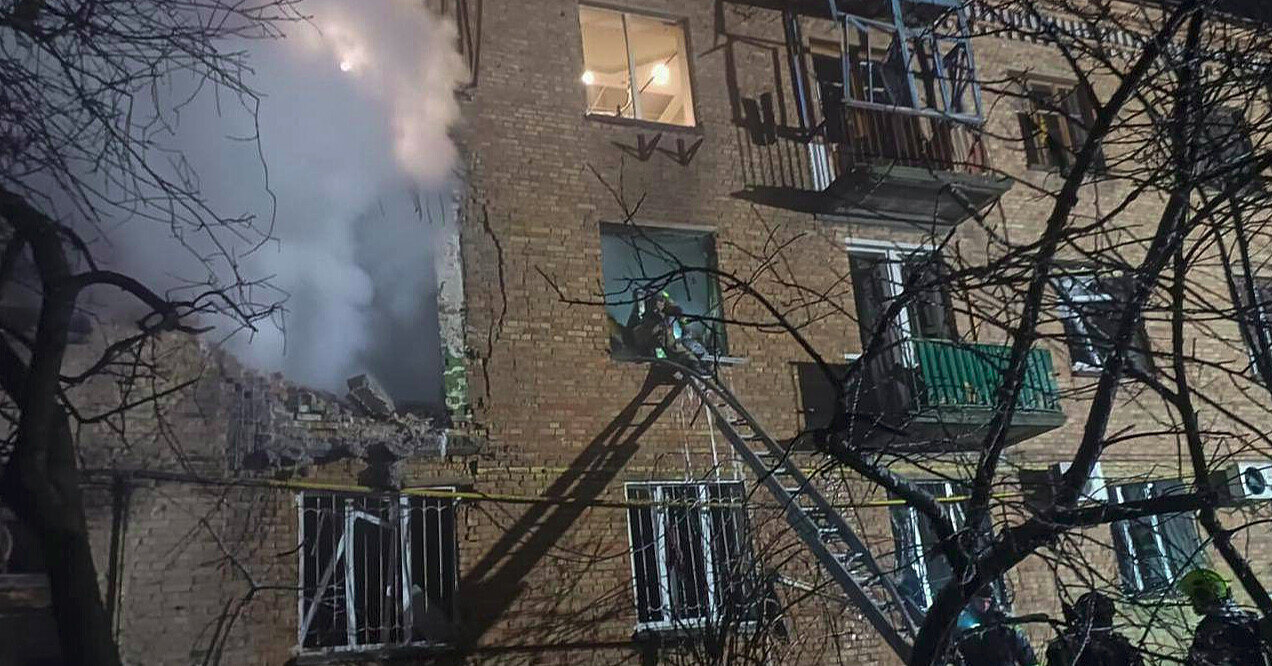 Посол ЄС: на обговорення про мир Росія відповідає мовою ракет, дронів і крові