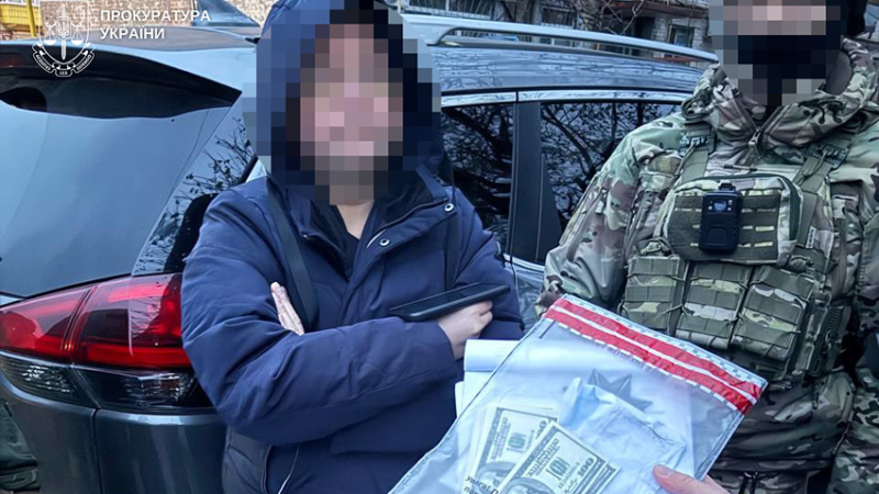 Непридатність до служби за 20 тис. доларів:  у Дніпрі викрили схему незаконного переправлення чоловіків за кордон