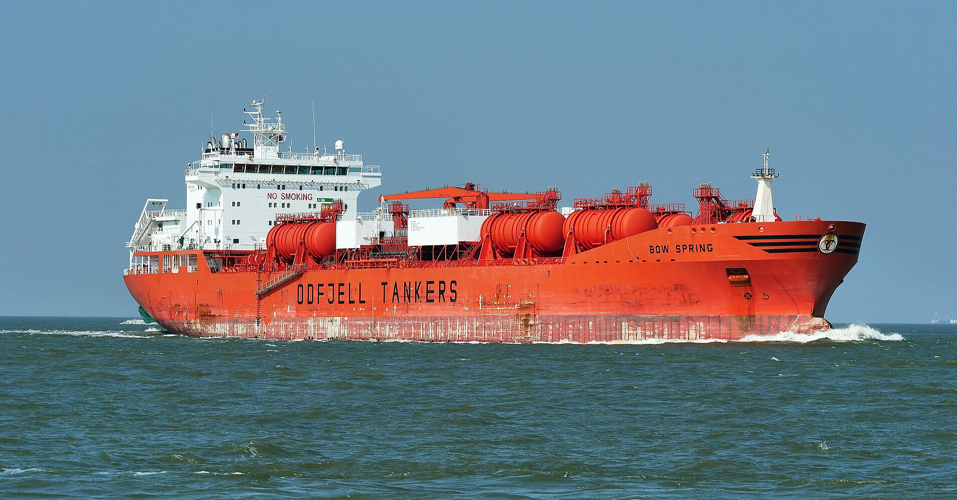 Латвійські компанії продовжують обслуговувати танкери “тіньового флоту” РФ – ЗМІ