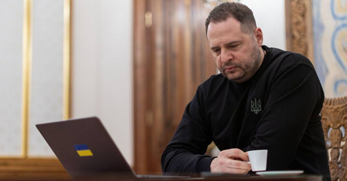 Єрмак повідомив про затримання шахрая, який представлявся його родичем