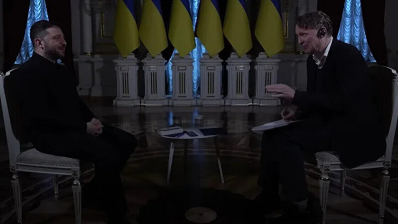 Під час інтерв’ю Зеленського з журналістом The Guardian у Маріїнському палаці двічі зникало світло