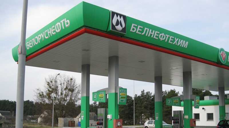 РФ майже в 50 разів збільшила закупівлі бензину у Білорусі через удари по НПЗ
