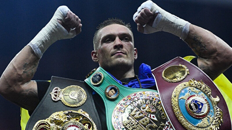 Усик відмовився від титулу WBO і втратив звання абсолютного чемпіона