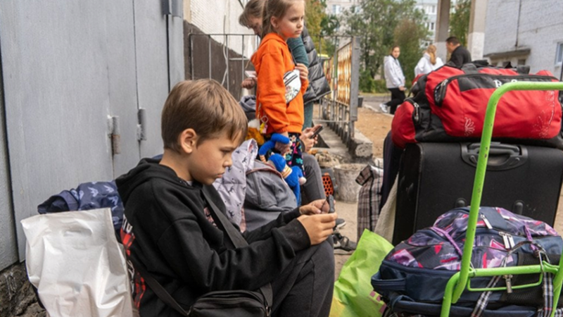 Оголошено обов’язкову евакуацію дітей з Дніпропетровщини та Запорізької області, – Мінрозвитку