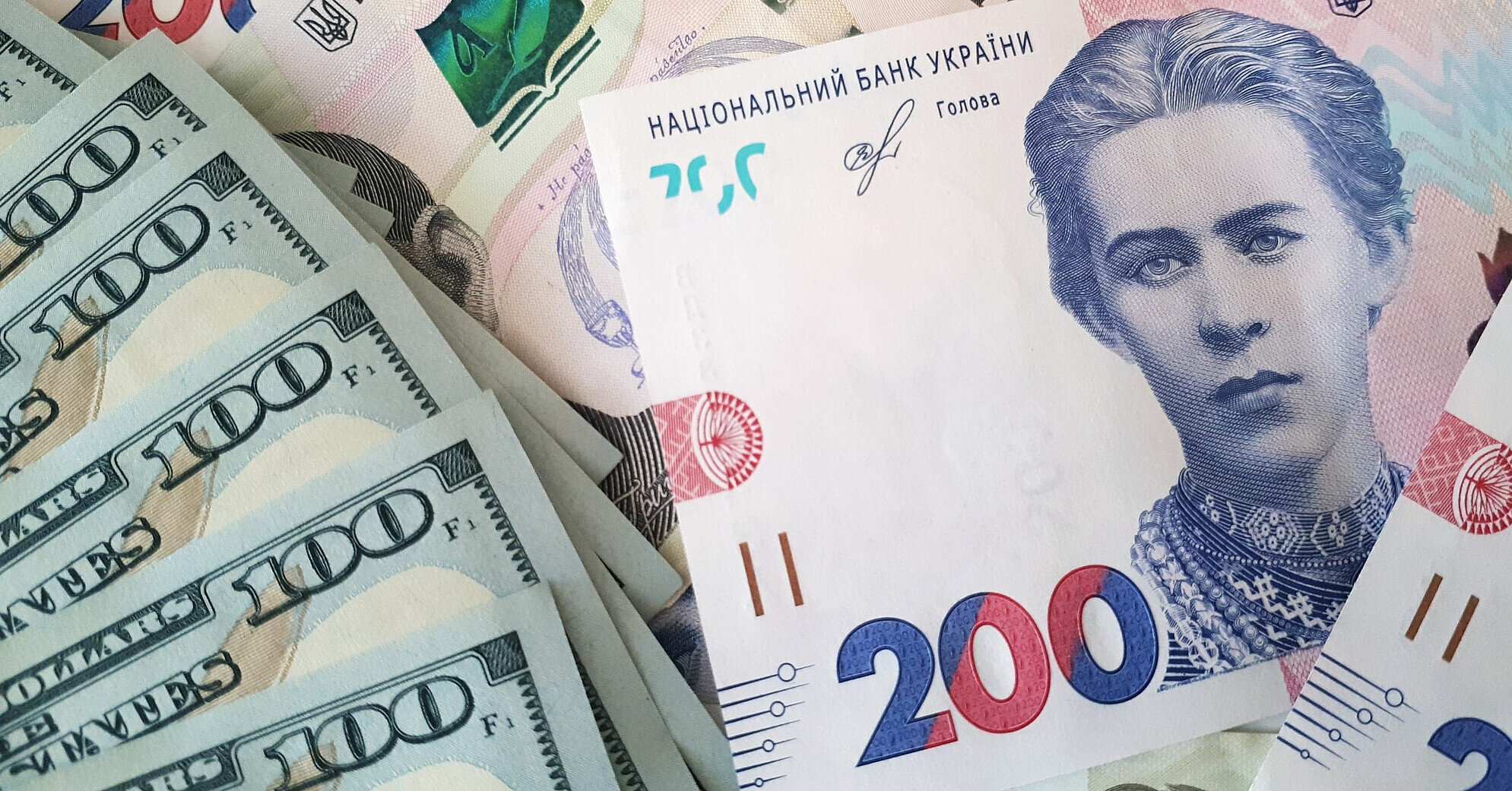 Від Чорної П’ятниці до переговорів з МВФ: чотири фактори тиску на гривню