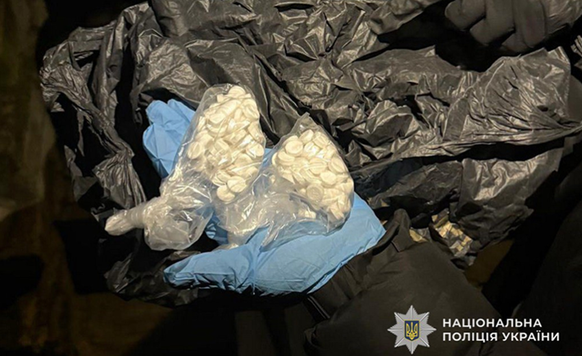 У Дніпрі викрили канал постачання наркотиків до виправної колонії: чотирьом особам повідомили про підозру