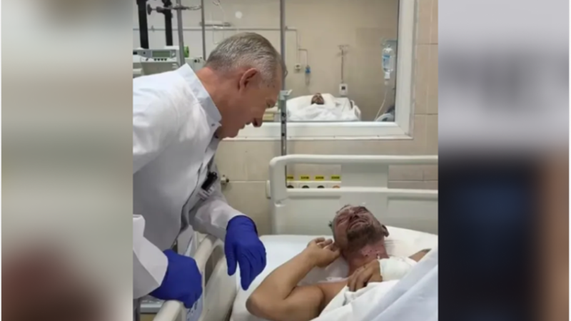 У Дніпрі рятують журналіста телеканалу Freedom, який вижив після удару ворожого дрона