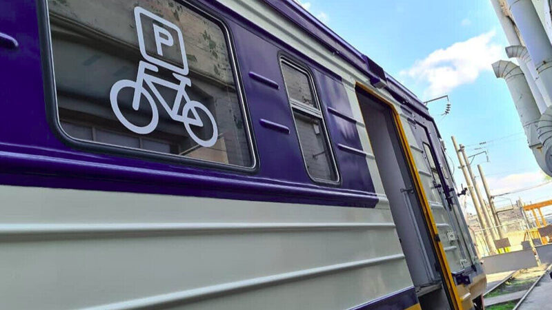 В Україні масштабні затримки потягів після атаки РФ: список рейсів