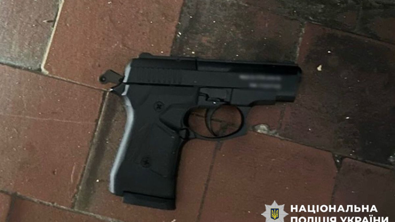 У Дніпрі засуджено чоловіка, який зі зброєю напав на продавчиню