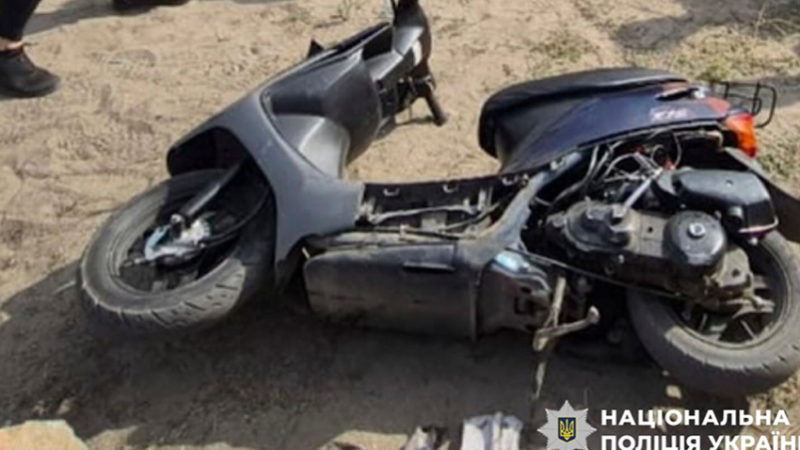 8 років увʼязнення за викрадення мопеда: у Дніпрі 15-річному підлітку повідомили про підозру