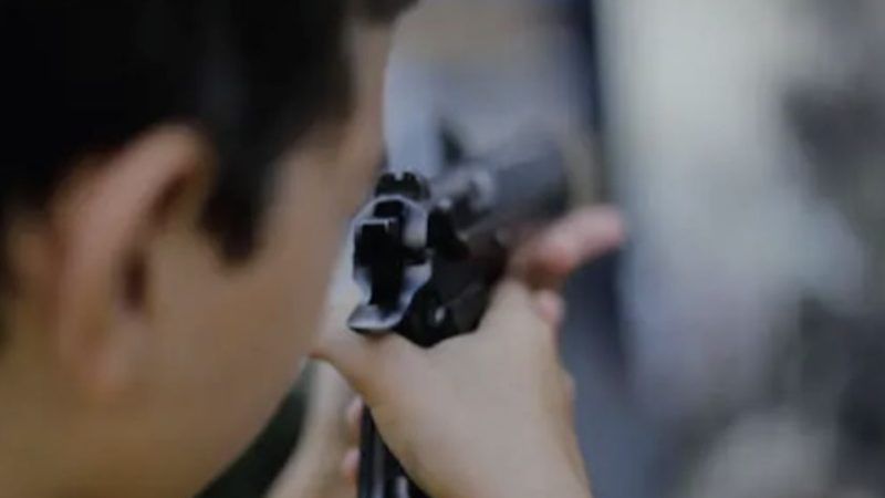 У Кривому Розі підліток вистрілив собі в голову, граючись пістолетом