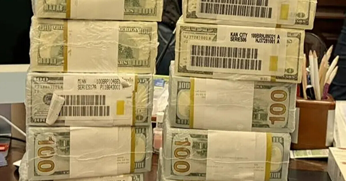 У НАБУ розповіли про походження готівки, вилученої під час обшуку бек-офісу Міндіча