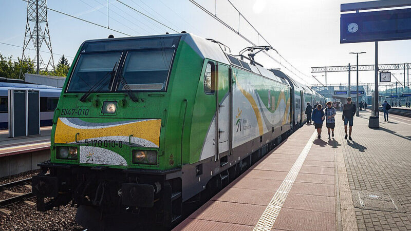 “Укрзалізниця” придбає 55 французьких електровозів – Зеленський