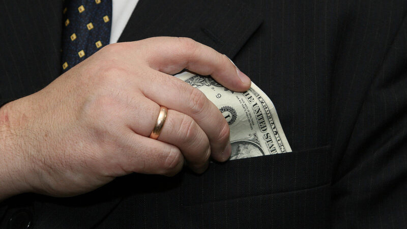 Десятки затриманих: Прокурори викрили масштабні зловживання в оборонному секторі