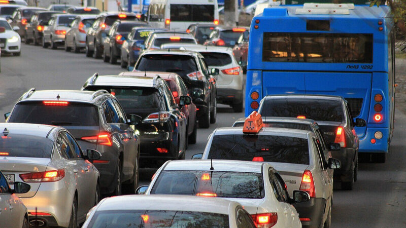 У Києві на тиждень обмежать рух транспорту по двох вулицях