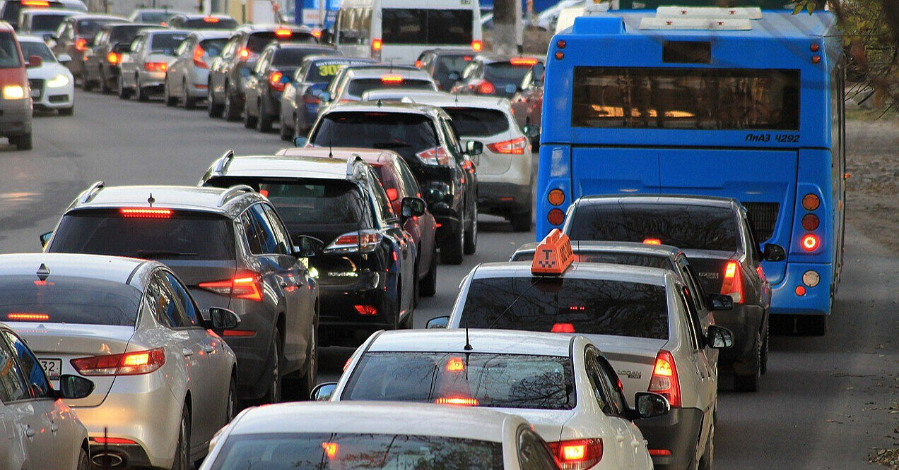 У Києві на тиждень обмежать рух транспорту по двох вулицях