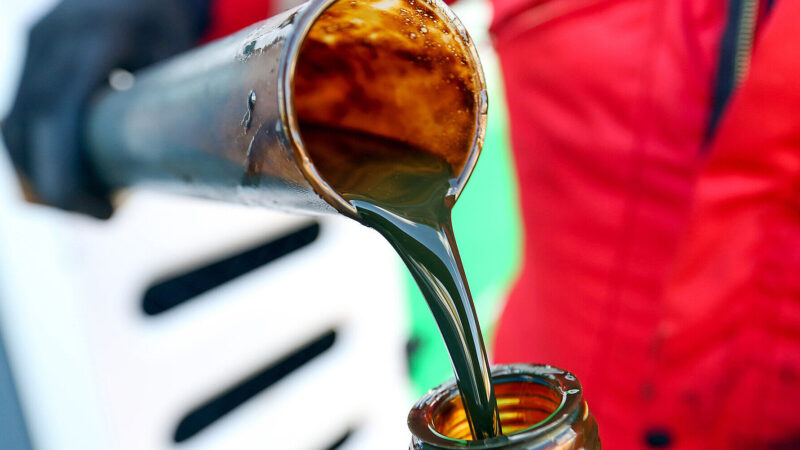 JP Morgan прогнозує можливість падіння вартості нафти до 30 доларів