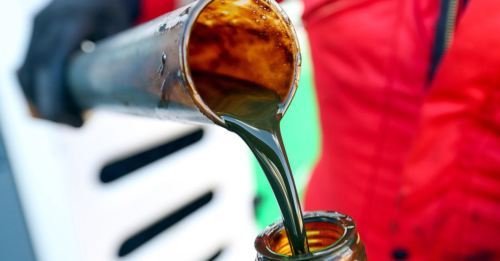 JP Morgan прогнозує можливість падіння вартості нафти до 30 доларів