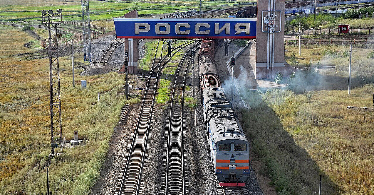 Товарообіг між Китаєм і РФ з початку року впав майже на 9%