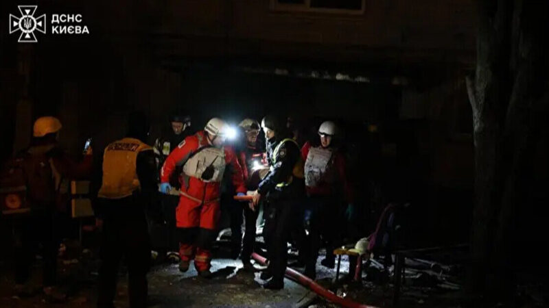 Азербайджан викликав посла РФ після влучання по території свого посольства у Києві