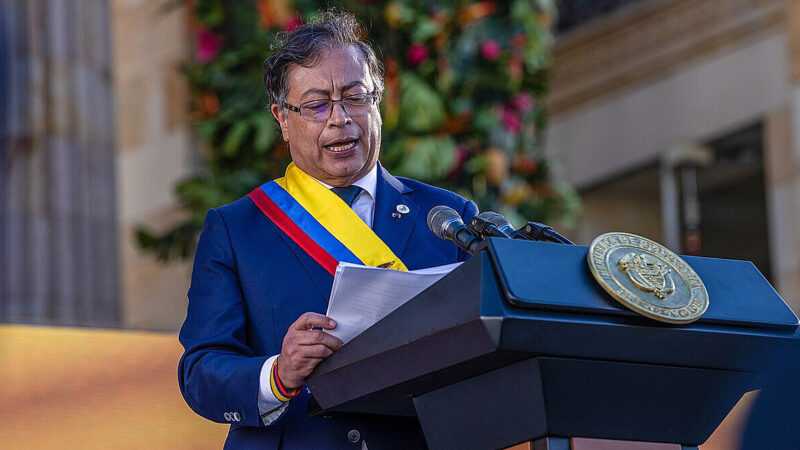 Президент Колумбії мав труднощі з дозаправкою літака через санкції США – ЗМІ