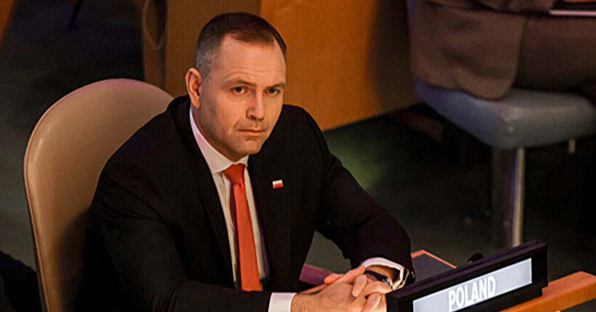 Навроцький заявив, що Польща надає допомогу українським біженцям останній рік