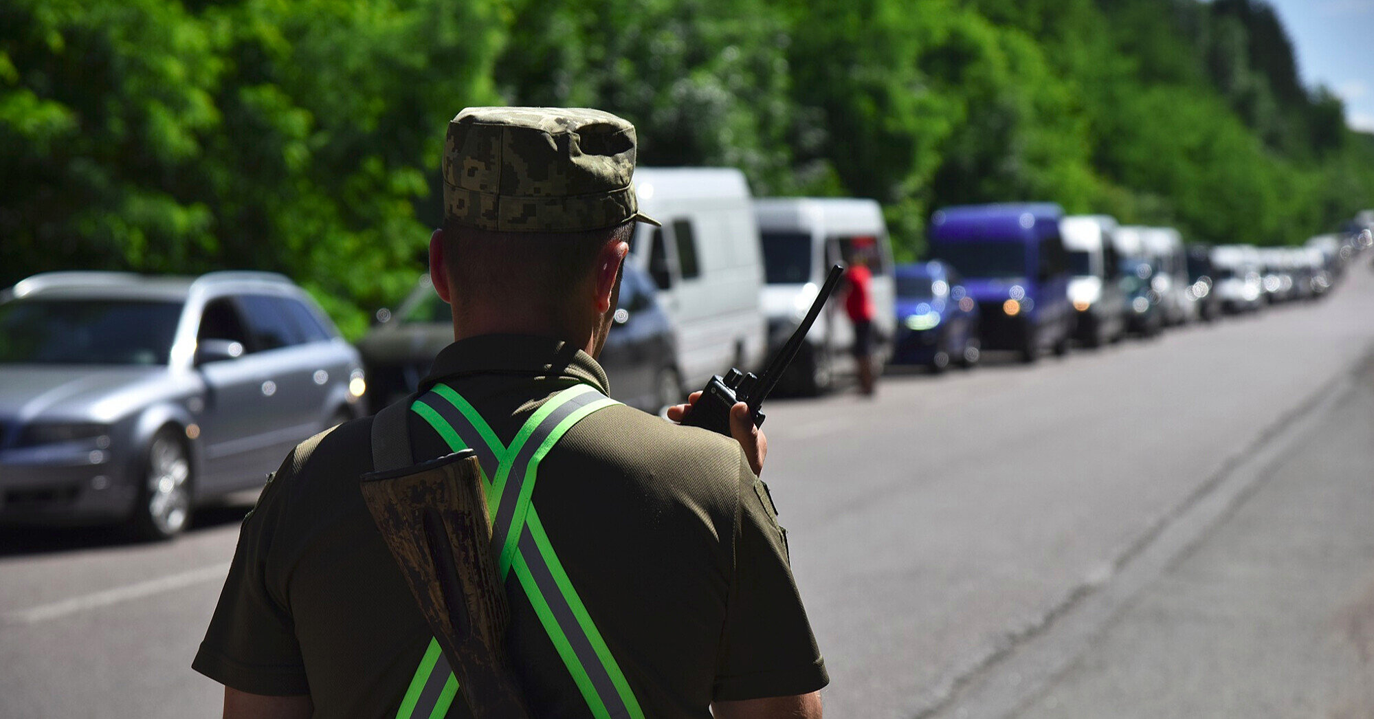 США видворили 50 українців, їх оформляють на кордоні з Польщею