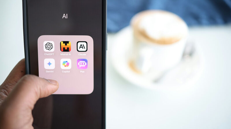 Понад 40% дорослих та 70% підлітків в Україні використовують штучний інтелект