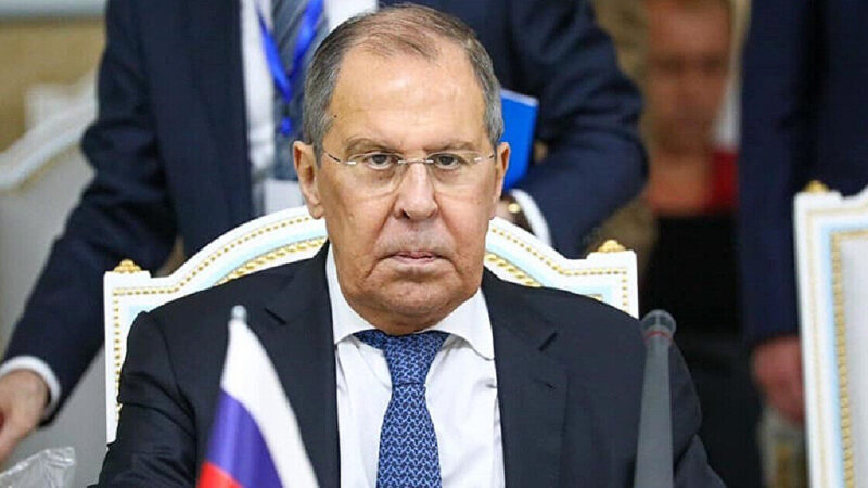 Лавров каже, що Трамп скасував саміт з Путіним “після підкилимних доповідей”