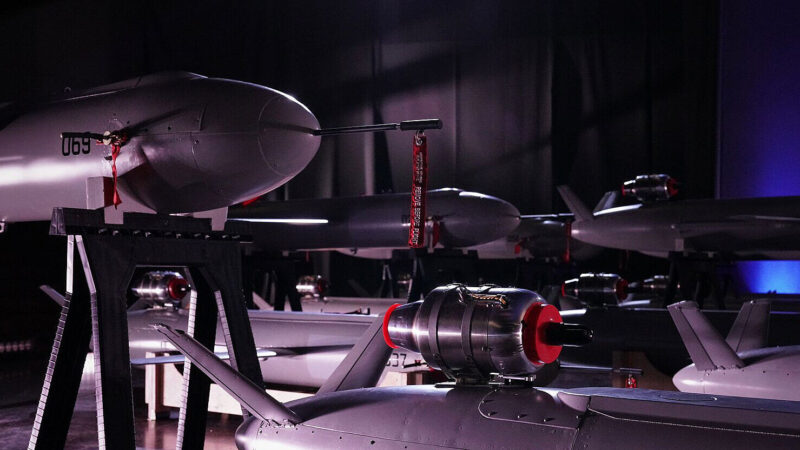 Україна відкриває два представництва з продажу зброї – Зеленський