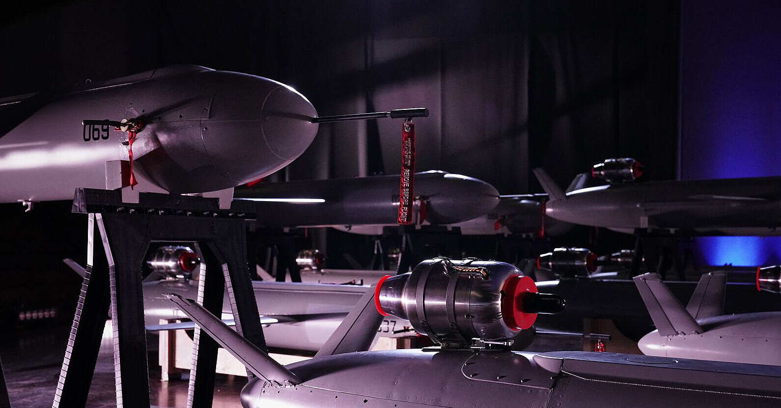 Україна відкриває два представництва з продажу зброї – Зеленський