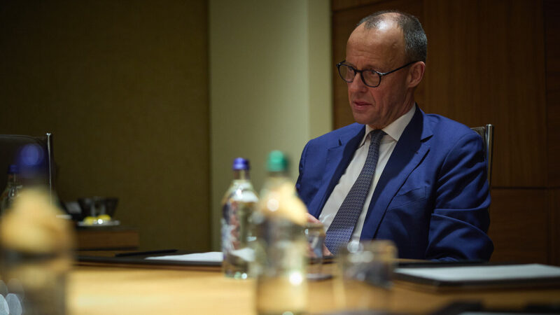 Канцлер Німеччини закликав США не втручатись у міграційну політику