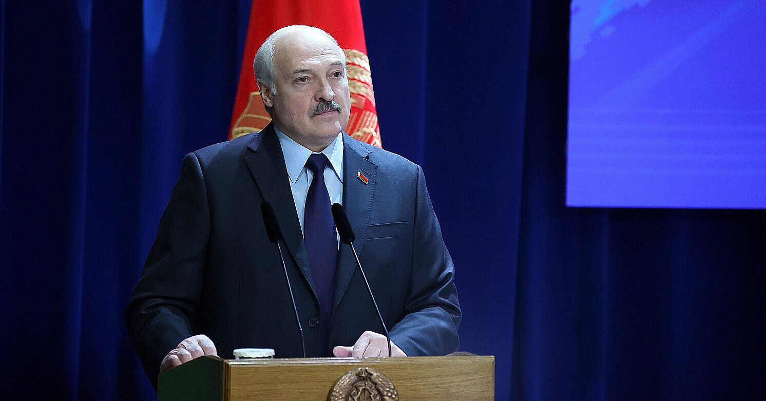 Лукашенко помилував 31 українця, вони повертаються на батьківщину