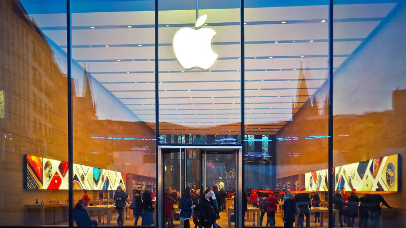 Apple планує випустити 15 нових продуктів у 2026 році – журналіст